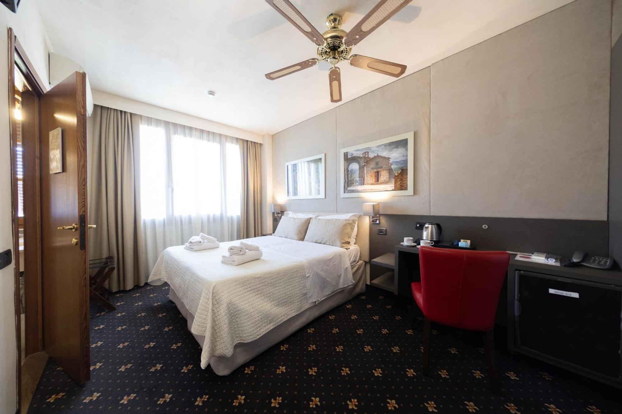 Holiday Rooms Antica Badia Volterra Eksteriør billede