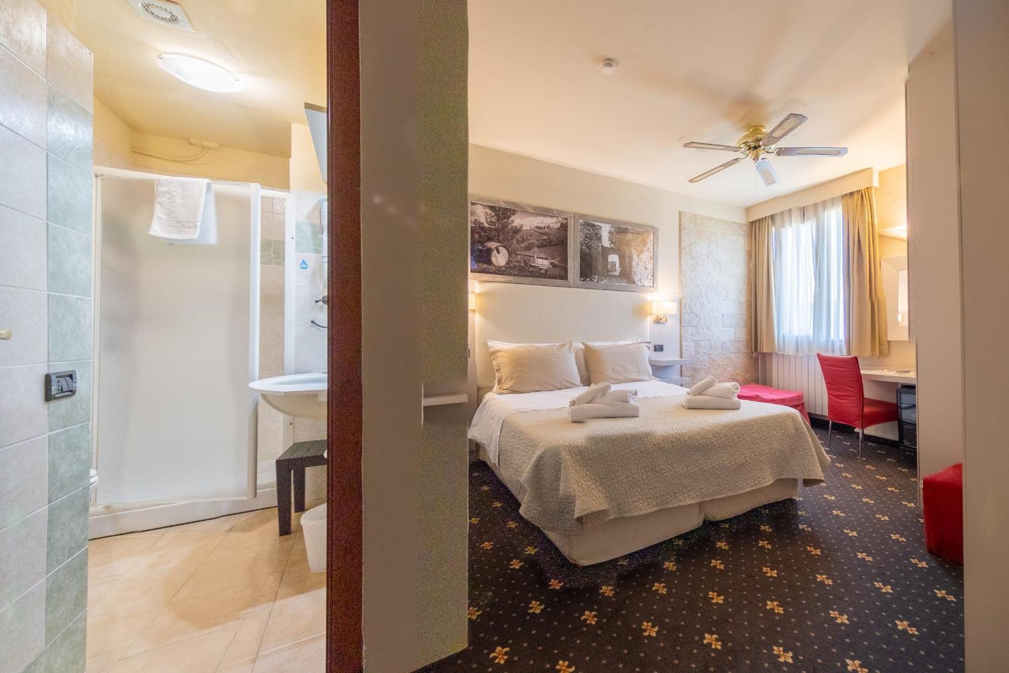 Holiday Rooms Antica Badia Volterra Eksteriør billede