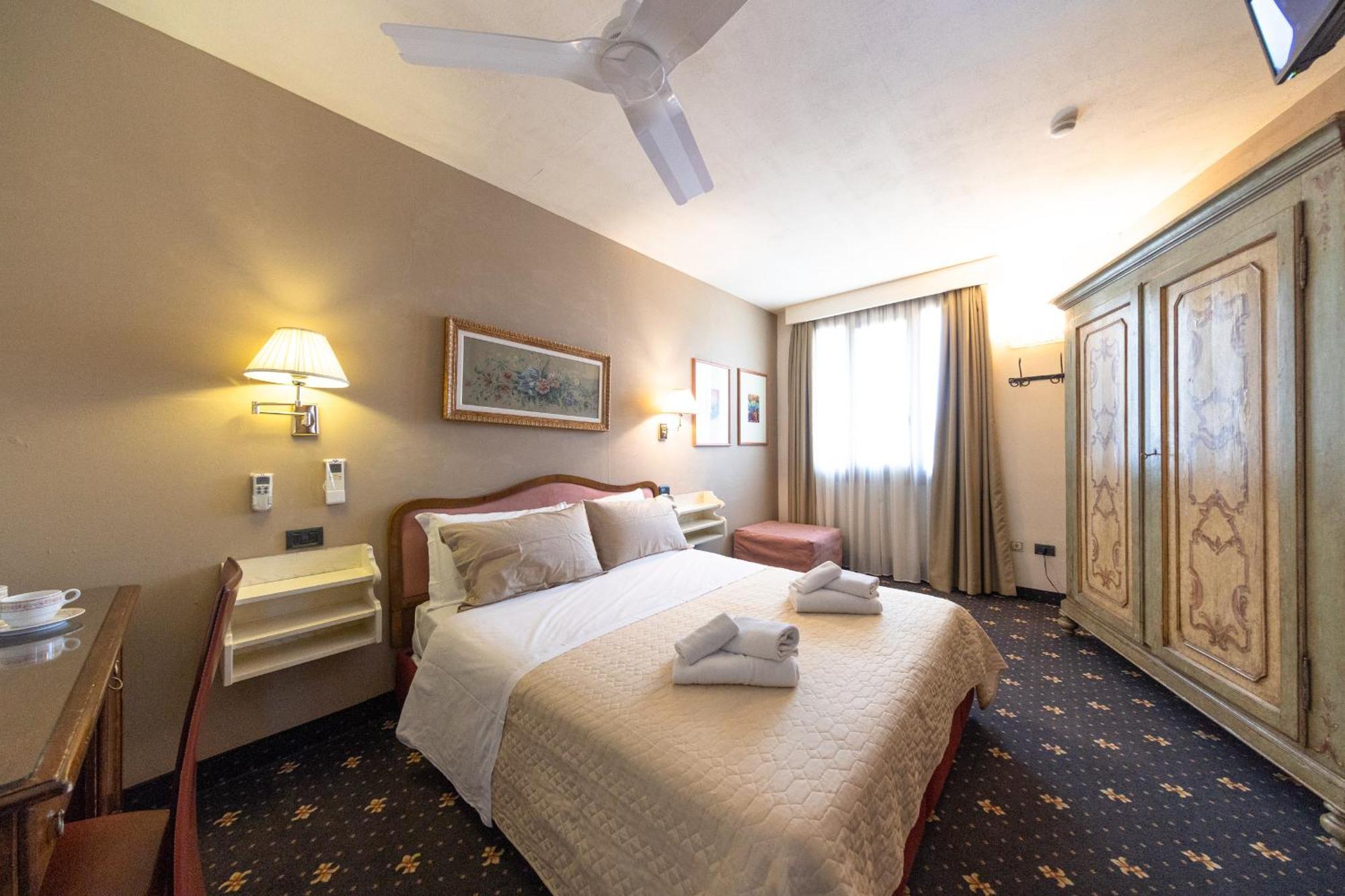 Holiday Rooms Antica Badia Volterra Eksteriør billede